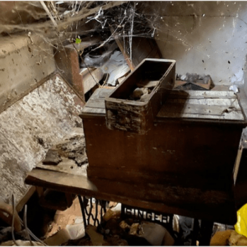 DÉBARRAS DE GRENIER DÉBARRAS DE GRENIER